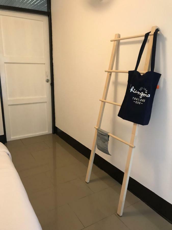 Cozy By Funwahn Bed & Breakfast Chiang Mai Exterior photo